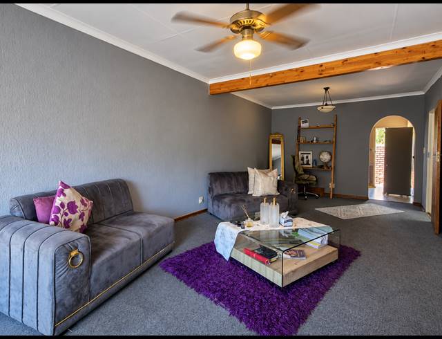 2 BEDROOM TOWNHOUSE FOR SALE IN THREE RIVERS